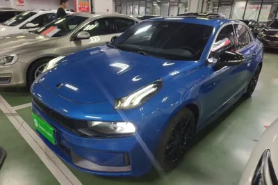 Lynk & Co 03