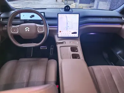 Nio ES8
