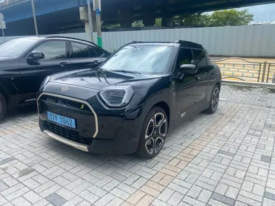 MINI Aceman