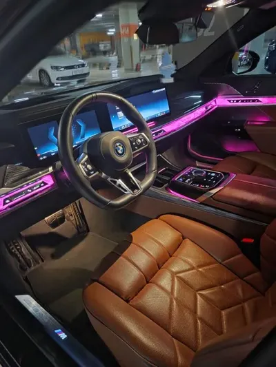 BMW i7