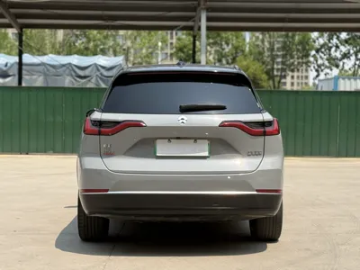 Nio ES8