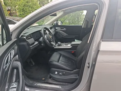 Hongqi HS7 PHEV