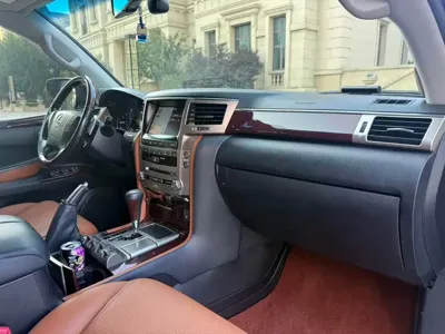 Lexus LX