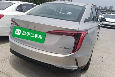 Hongqi E-QM5