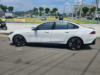 BMW i5