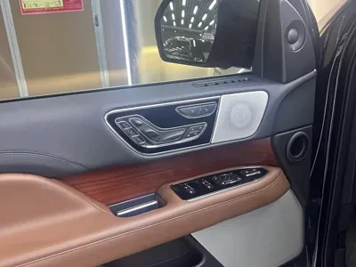 Lincoln Navigator