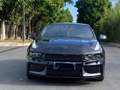 Lynk & Co 03