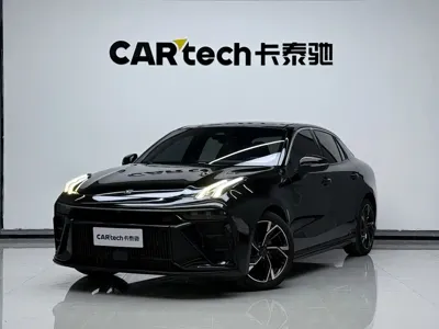 Lynk & Co 03