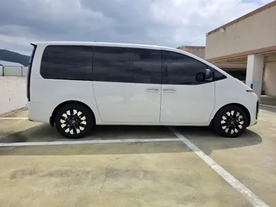 Hyundai Staria