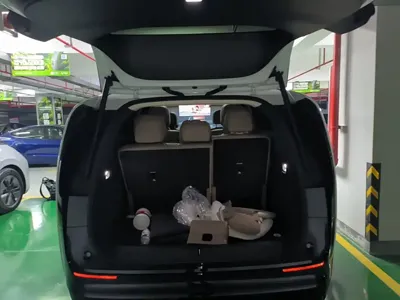 Li Auto Li MEGA
