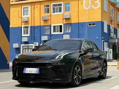 Lynk & Co 03