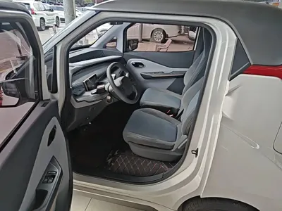 Baojun E200