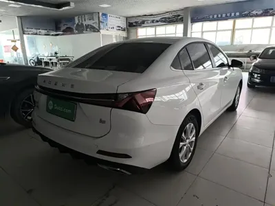 Roewe i5