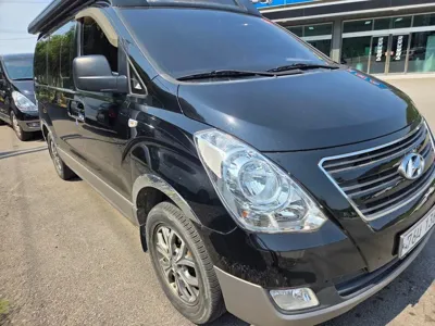 Hyundai Starex