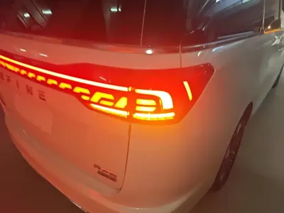 JAC Refine Refine RF8 PHEV