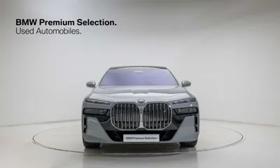 BMW i7