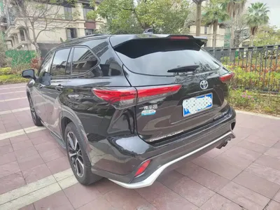 Toyota Crown Kluger