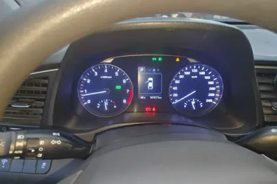 Hyundai Elantra (6th Generation