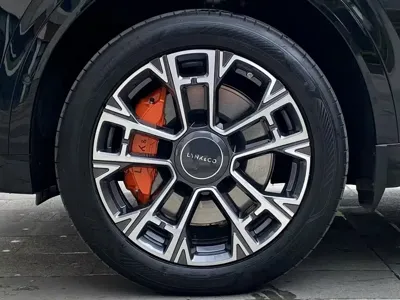 Lynk & Co 领克900