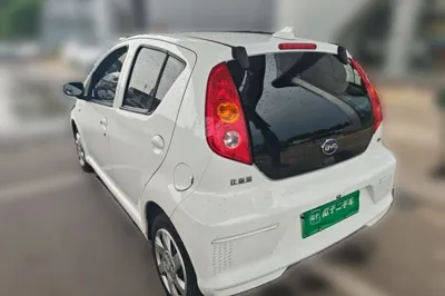 BYD e1