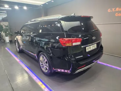 Kia Canival
