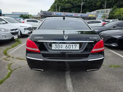 Hyundai Equus