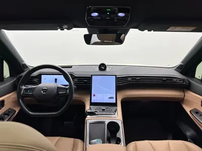 Nio ES8