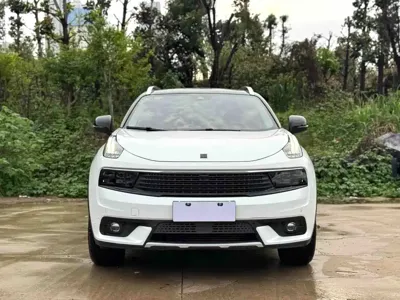 Lynk & Co 01