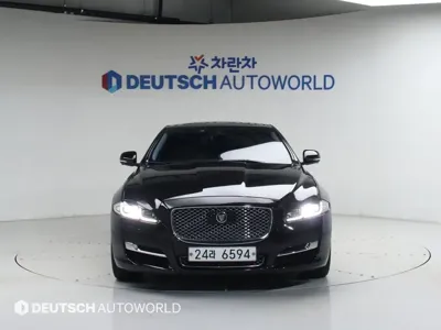 Jaguar XJ
