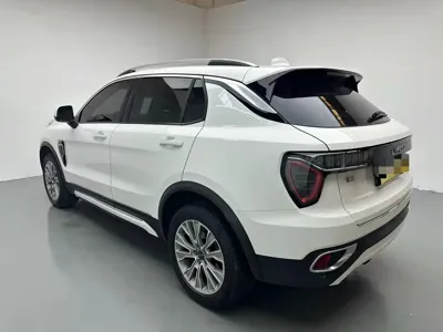 Lynk & Co 01