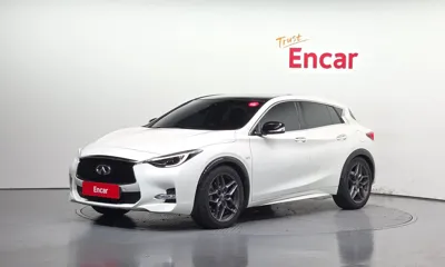 Infiniti Q30