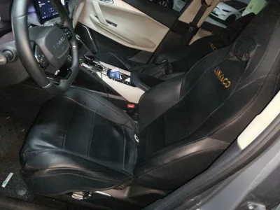 Lynk & Co 06 EM-P