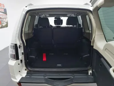 Mitsubishi Pajero (Import)