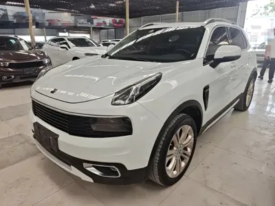 Lynk & Co 01