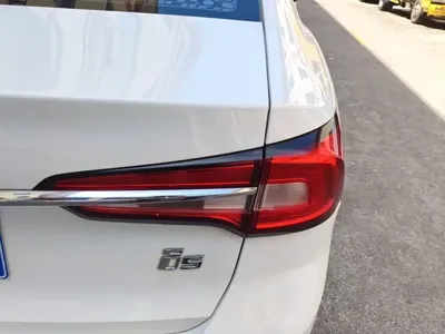 Roewe i5