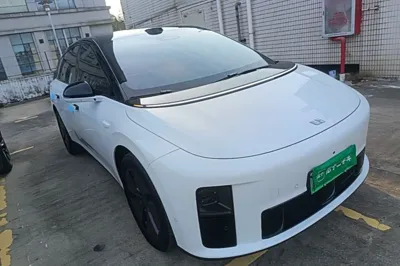 Li Auto Li Auto i6