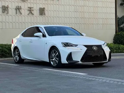 Lexus IS