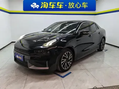 Lynk & Co 03