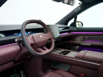 Nio ES8