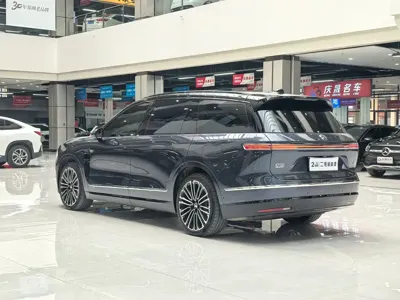 Nio ES8