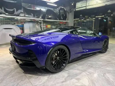 McLaren GT