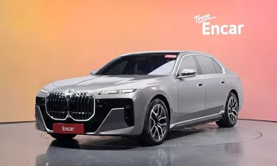 BMW i7