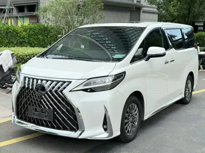 Lexus LM