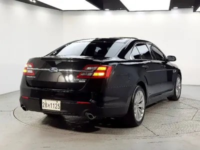 Ford Taurus