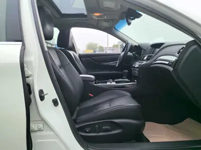 Infiniti M