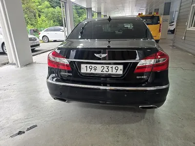 Hyundai Genesis