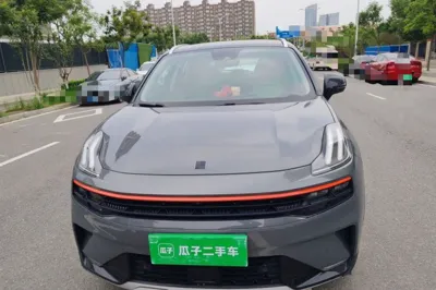 Lynk & Co 06