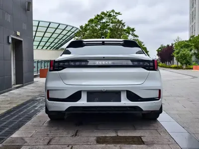 Zeekr 001