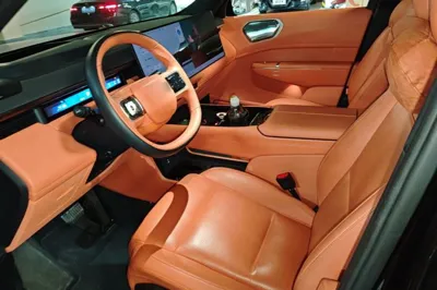 Lynk & Co 900