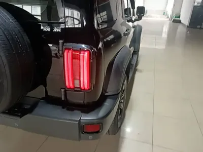 Tank Tank 300